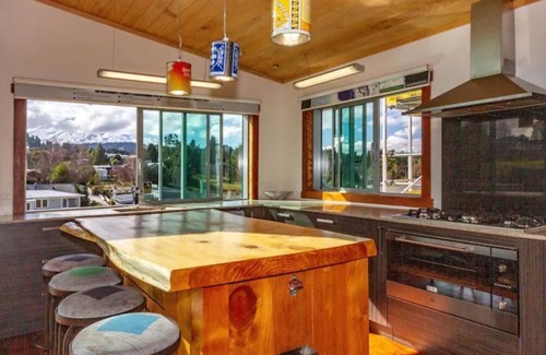 Ohakune House | Te Tui Lodge, Ohakune - Modern 4 bed 2 bath modern with stunning mountain views