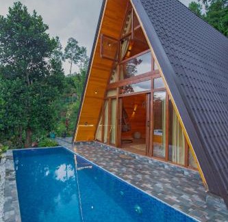 Ella Villa | Tea Cabins