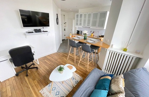Aulnay-sous-Bois Apartment | TEA&CHILL T2 La tête dans les nuages - Proche gare