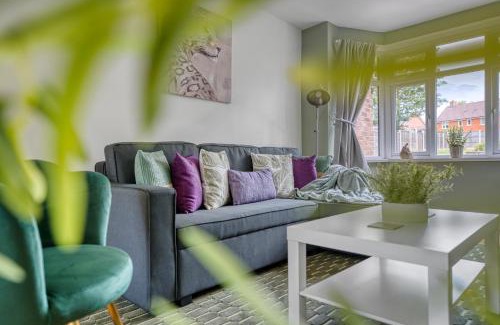 Seisdon House | Team Accomodation 4 Bedroom Free Parking WiFi Moseley Birmingham near City Centre NEC BHX