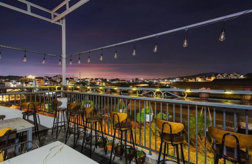Da Lat Apartment | Teen Hillside Đà Lạt- View Nhà Lồng lãng mạn