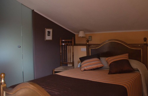 Coana Bed & Breakfast | Teixedo Room - Los Galpones Rural Apartments