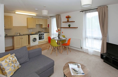 Telford Apartment | Telford - 2 Bedroom Modern Apartment