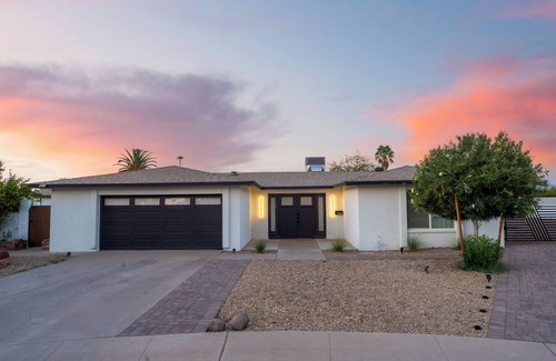Tempe House | Tempe Luxe Hideaway: Pool, Spa, Sauna, Game Room, close to ASU and Downtown