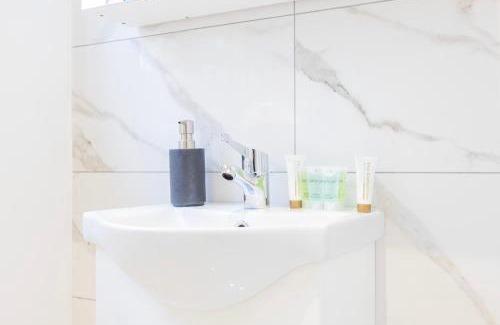 Fairfield Apartment | Temple Chambers Aparthotel Central Croydon , Long Stays , Weekly & Monthly Offers , Contractors , Relocations , Leisure & Family Stays
