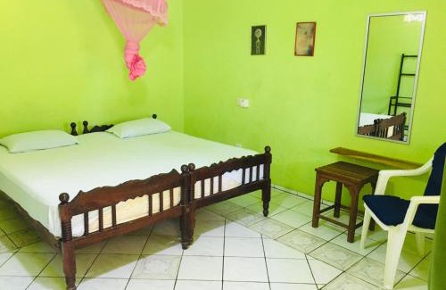 Kirinda Bed & Breakfast | Temple Flower Guest