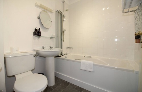 Carinish Hotel | Temple View Hotel