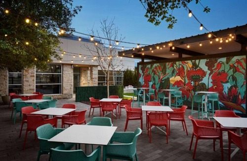 Richardson House | Ten minutes from the Telecom Corridor