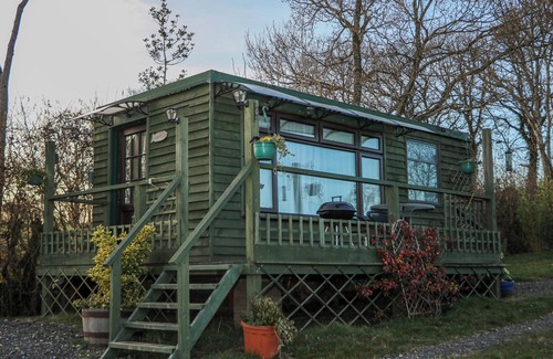 Hadlow Down Cottage | TENCH HUT, pet friendly, character holiday cottage in Crowborough