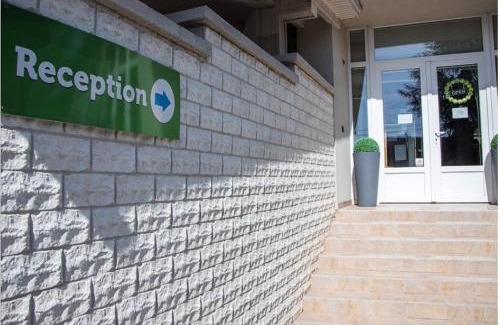 Pusztavacs Apartment | Tenisz Apartman