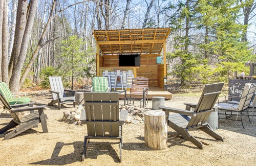 Puposky Cabin | Tenstrike Lake House on 60 Acres: Hike & Fish!