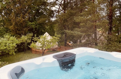 Mariefred Cabin | Tent Romantica, a b&b in a Luxury Glamping Style