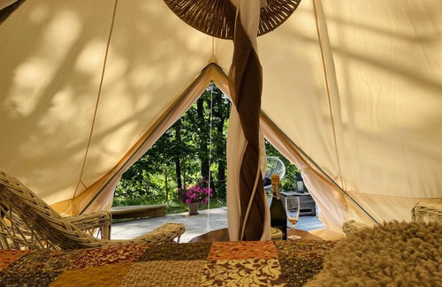 Mariefred Cabin | Tent Romantica, a b&b in a Luxury Glamping Style