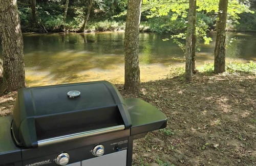 Lacrouzette RV Rental | Tente Lodge Tout Confort à Quelques Mètre de la Rivière et Sanitaire Privatif !