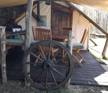 Saint-Vincent-en-Bresse Other | Tente Trappeur Ada, Au jardin de la Vouivre