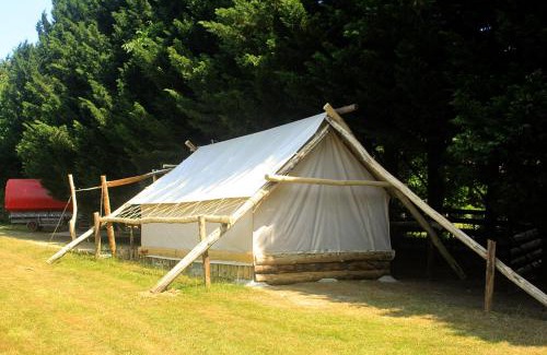 Saint-Vincent-en-Bresse Other | Tente Trappeur Ada, Au jardin de la Vouivre