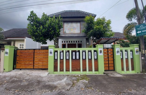 Prambanan House | Tentrem Homestay by FH Stay