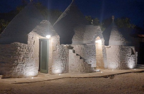 Specchiaruzzo House | Terra Bianca trullo in Itria Valley with swimming pool for exclusive use