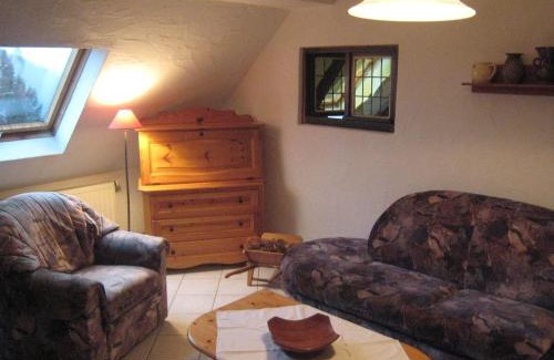 Morscheid-Riedenburg Apartment | Terrace Apartment by the Zoo