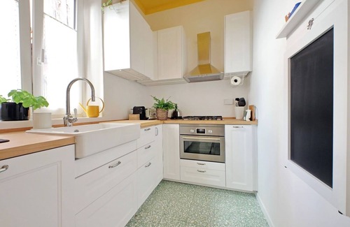Rione VII Regola Apartment | Terrace Charming 3-bedroom apartment with WiFi, AC in Campo dei Fiori in Rome