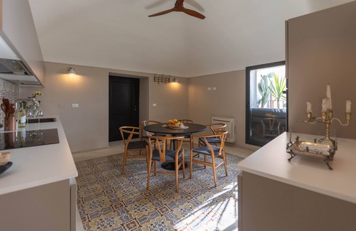Noto Historic Centre House | Terrace of the Jars - Terrace in Noto Centre - Free WifiFree parking area