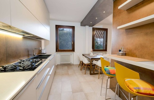 Torri del Benaco Apartment | 🌟Terrace over the Castle🌟| A picturesque space on Lake Garda