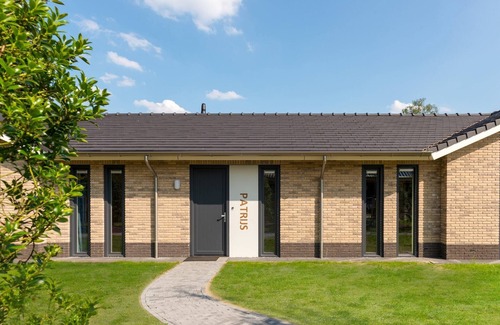 Voorthuizen House | Terraced Home in Voorthuizen near Veluwe