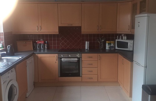 Kenmare House | Terraced house in private estate 10 minute walk to kenmare bars and restaurants