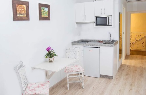 San Basilio Apartment | Terracotta Apartment with balcony