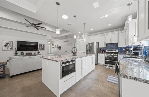 Wimberley House | Terracotta Bliss Wimberley Retreat For 28 Guests