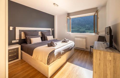 Arinsal Apartment | Terraza con Increibles Vistas Para 6 adultos y 2 extra niño - 3 habitaciones - 2 baños - ARINSAL - FREE PARKING l by BonesVacances