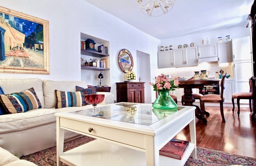 Orvieto House | TERRAZZA PARADISO - Elegant Apt with a Furnished Roof Garden, Sleeps 4 + parking