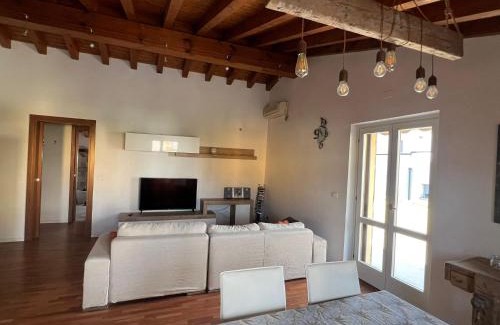 Volta Mantovana Apartment | Terrazza su Volta Mantovana