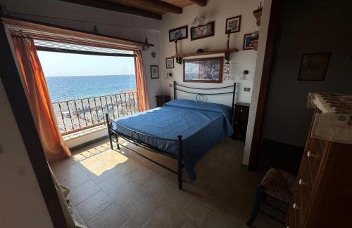 Nizza di Sicilia House | Terrazza sul mare a Nizza di Sicilia