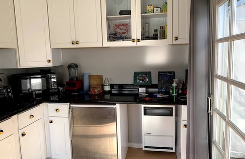 Downtown Berkeley Apartment | Terrific 1-bedroom private apartment in Berkeley, super sunny and close to all