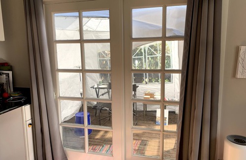 Downtown Berkeley Apartment | Terrific 1-bedroom private apartment in Berkeley, super sunny and close to all