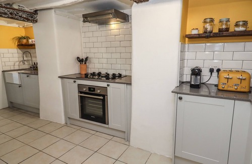 Llangollen Cottage | TEULU, pet friendly, character holiday cottage in Llangollen