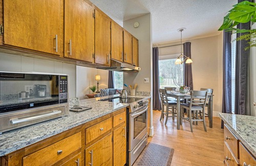 Texarkana House | Texarkana Pet-Friendly Pad w/Fenced Backyard