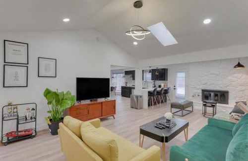 North Richland Hills House | Texas Designer Home with Private Hot Tub and Pool