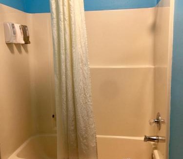 Edinburg Hotel | Texas Inn and Suites City Center at University Dr.