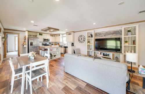 Yancey House | Texas Ranch Retreat: Swim On-Site