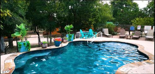 Pipe Creek House | Texas State Glamping in this Charming Cabin Rental for Six in Pipe Creek