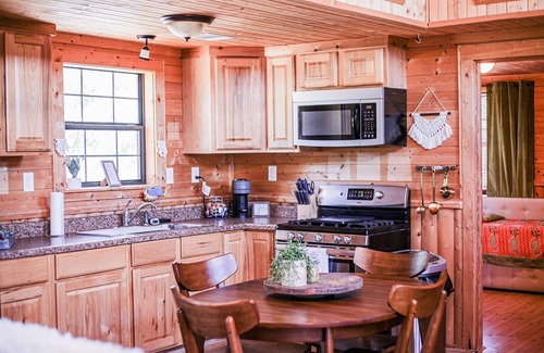 Graham Cabin | Texas Sun Cabin: Eight Acres with Trails and Amazing Sunset Views