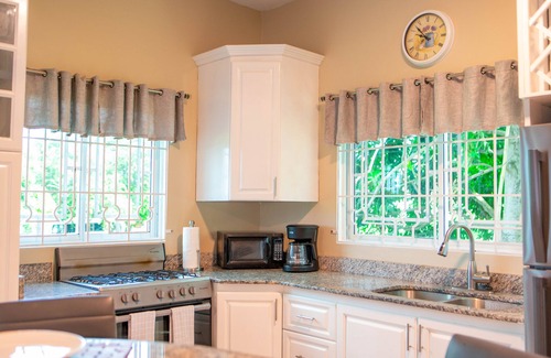 Tryall Villa | TGE: Modern 7bd-8bt - private chef- Pool
