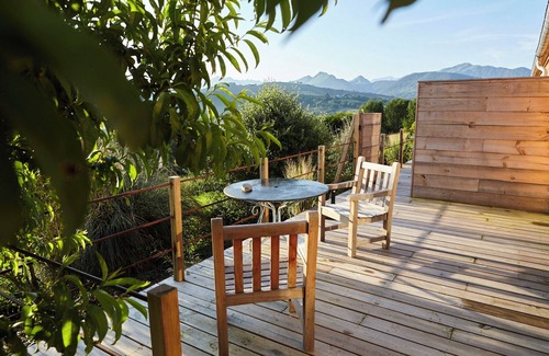Aramits House | Thoreau Suite - A Large Studio With Mountain Views