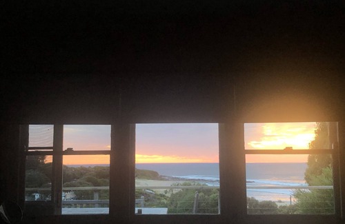 Skenes Creek House | Thalasa Cottage - Absolute Oceanfront, Cosy, Pet Friendly , Massive Deck