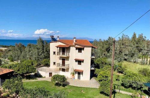 Paralia Villa | Thalatta and Oros Traditional Villa