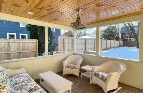 Stillwater House | "That Cute BNB" 2-Bedroom home in prime location!