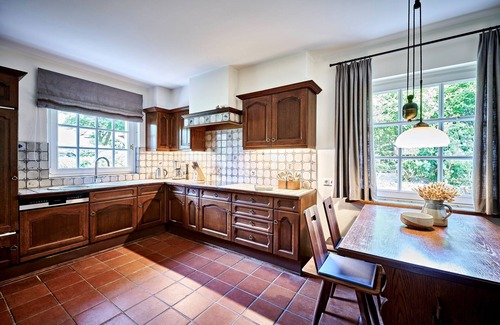 Klein Hansdorf House | Thatched-roof villa with a view of nature - 160m² of pure relaxation - sauna - g