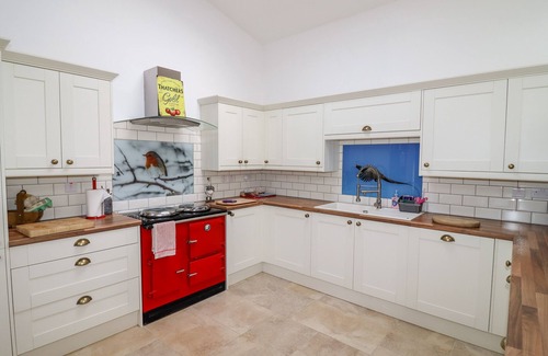 Mangotsfield House | THATCHERS BARN, pet friendly, character holiday cottage in Toddington